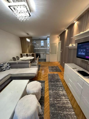 Central Luxury Suites